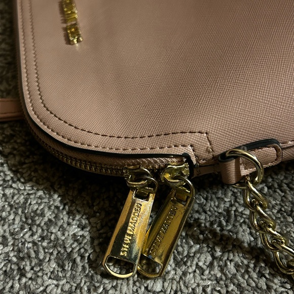Steve Madden Blush Crossbody Bag with Gold Chain - Picture 5 of 6